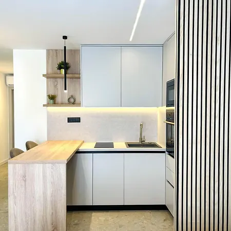 Marthinis Luxury بيت ضيافة سبليت